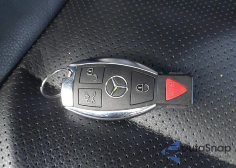 2012 Mercedes-Benz C 250 Luxury/Sport из США, поврежденный, VIN WDDGF4HB1CR215032